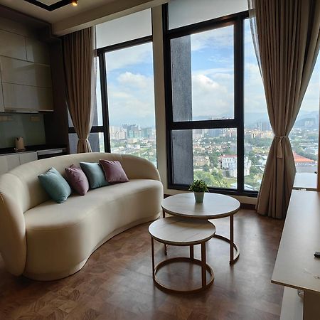 Expressionz Designer Suites Host By Aurora Premium Stay Куала-Лумпур Экстерьер фото