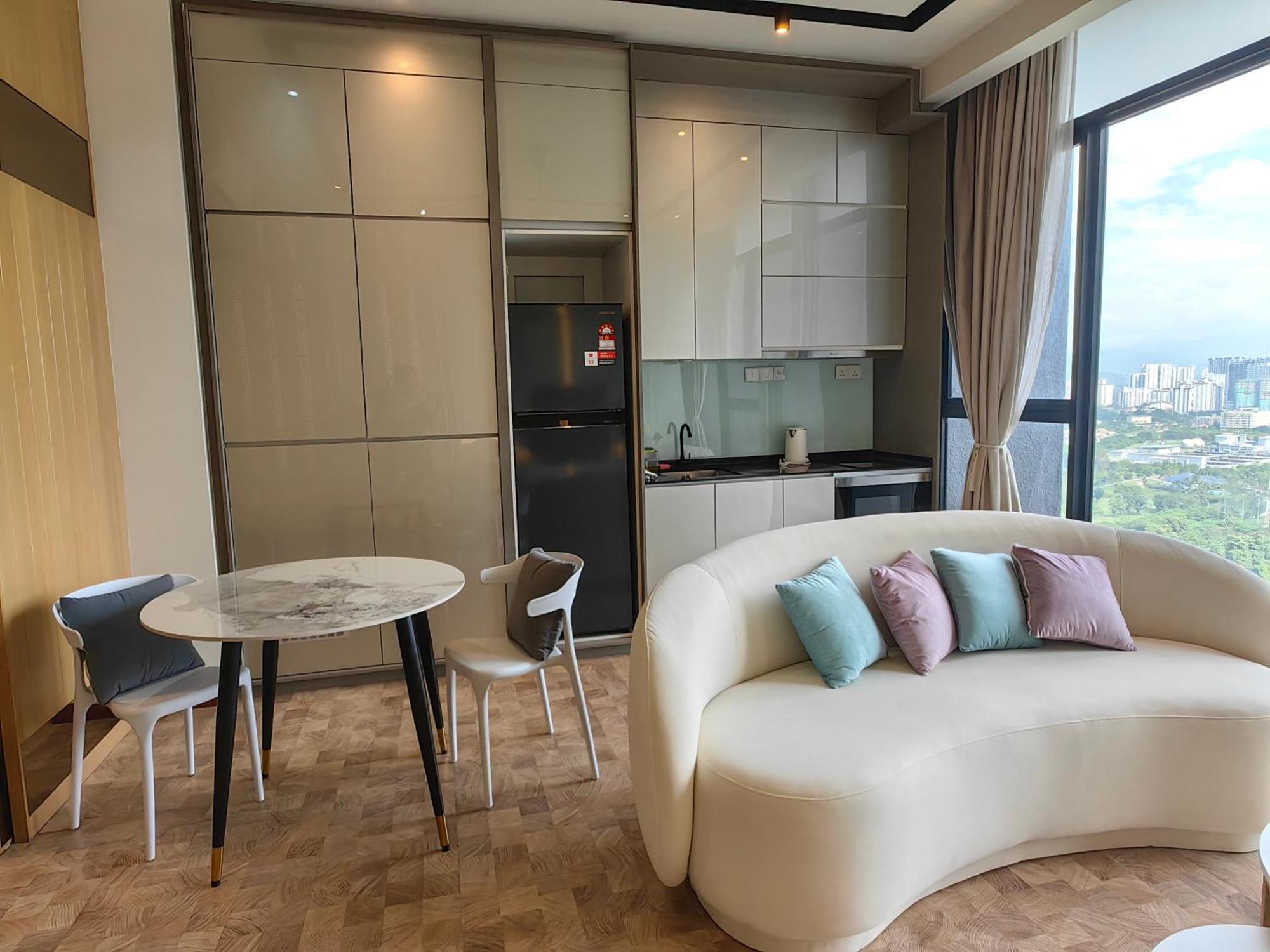 Expressionz Designer Suites Host By Aurora Premium Stay Куала-Лумпур Экстерьер фото